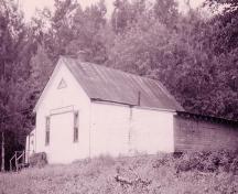 Front and side elevations of the Wentworth Valley Schoolhouse before side addition was removed, Wentworth, NS, 1995.; Courtesy of Wentworth Valley Schoolhouse Trustees.