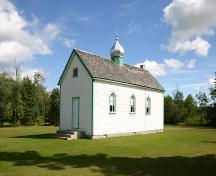 Façades principales - du sud-ouest de l'église catholique ukrainienne St. Mary's, Dnister, 2006; Historic Resources Branch, Manitoba Culture, Heritage, Tourism and Sport, 2006