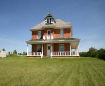 Primary elevation, from the west, of the Marringhurst Heritage House, Glenora area, 2005; Historic Resources Branch, Manitoba Culture, Heritage, Tourism and Sport, 2005