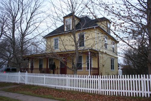 Showing front elevation