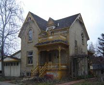 Of note are the details in the gable ends and the second-storey half-round windows.; Lindsay Benjamin, 2007.