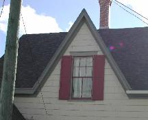 Cette photographie montre le pignon central fortement incliné, un élément distinctif du style néogothique, 2005; City of Saint John