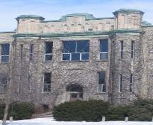 Detailed view of the west façade of 680 Tower St. South depicting the main entrance's grandeur; Lindsay Benjamin, 2007.