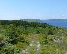 View of hiking trails leading from Burnt Head Arch, showing Cupids in the background.; Deborah O'Rielly/ HFNL 2008