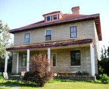 Front view of Anderson's Home, 2008; Winkel, 2008.