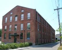 Of note is the gable-roofed 1920's third-storey addition to the original 1902 building.; Lyndsay Haggerty, 2007.