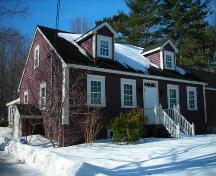 Front and side elevations, 674 Main Street, Mahone Bay, NS, 2009; Heritage Division, NS Dept. of Tourism, Culture and Heritage, 2009