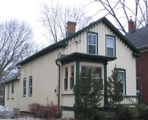 View of 222 Mary Street depicting its medium pitched roof and front gable, 2007.; Lindsay Benjamin, 2007.