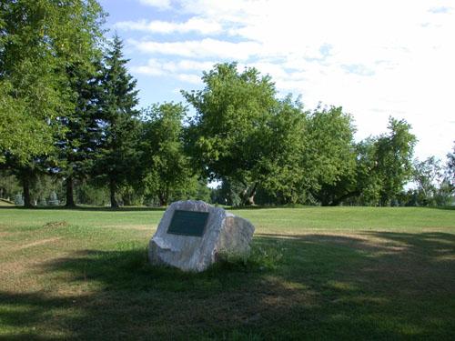 View of the plaque and grounds