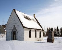 Façades principales - du nord-ouest - de l'église unie et cimetière d'Arnaud, Arnaud, 2007; Historic Resources Branch, Manitoba Culture, Heritage, Tourism and Sport, 2007
