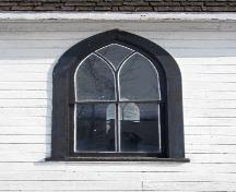 Fenêtre (détail) de l'église unie et cimetière d'Arnaud, Arnaud, 2007; Historic Resources Branch, Manitoba Culture, Heritage, Tourism and Sport, 2007