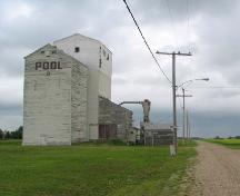General view of Doukhobors at Veregin, showing the grain elevator constructed around 1908, 2004.; Parks Canada Agency / Agence Parcs Canada, Judith Dufresne, 2004.