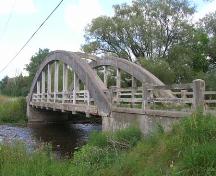 Of note is the cross beam tying the arches.; Lyndsay Haggerty, 2007.