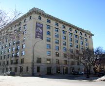 Façades principales - du nord-ouest de l'édifice Marshall-Wells, Winnipeg, 2006; Historic Resources Branch, Manitoba Culture, Heritage, Tourism and Sport, 2006