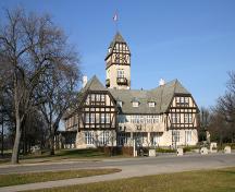 Primary elevation, from the southwest, of the Assiniboine Park Pavilion, Winnipeg, 2006; Historic Resources Branch, Manitoba Culture, Heritage, Tourism and Sport, 2006