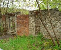 Featured are the walls of squared rubble and staggered brick.; Paul Dubniak, 2008.