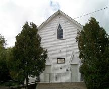 Albany Community Church, Albany Cross, N.S., double entranceway, 2009.; Heritage Division, NS Dept. of Tourism, Culture and Heritage, 2009