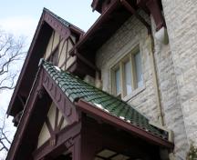 Mur et toit (détail) du temple Khartum (maison J.H. Ashdown), Winnipeg, 2006; Historic Resources Branch, Manitoba Culture, Heritage and Tourism, 2006