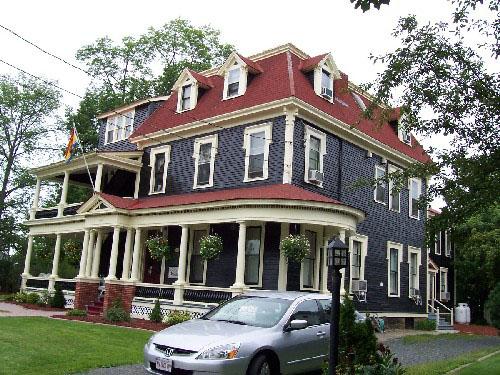 Side view of the Carriage House Inn
