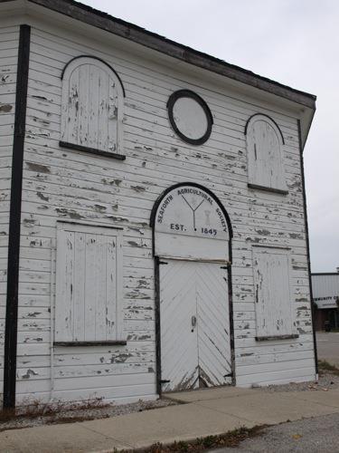 Facade, Round House, 2008