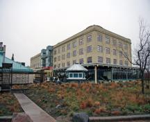 Vue d'ensemble - du sud-est du bâtiment Johnston Terminal, Winnipeg, 2007; Historic Resources Branch, Manitoba Culture, Heritage and Tourism, 2007