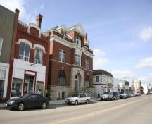 Contextual view, from the southeast, of the Old Bank of Montreal, Carberry, 2007; Historic Resources Branch, Manitoba Culture, Heritage and Tourism, 2007
