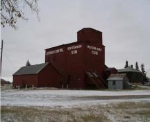 Vue générale de l'extrémité ouest du lieu historique national du Canada de la Minoterie-Esterhazy, 2007.; Agence Parcs Canada / Parks Canada Agency, A. Roos, 2007.