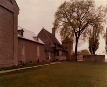 Vue générale du Presbytère-de-la-Mission-de-Caughnawaga et ses environs, 1966.; Parks Canada Agency / Agence Parcs Canada, 1966.