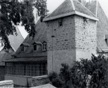 Vue générale du Presbytère-de-la-Mission-de-Caughnawaga et ses annexes, 1966.; Parks Canada Agency / Agence Parcs Canada, 1966.