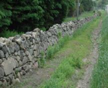 Of note are the rough courses of large and small stones.; Sally Drummond, 2008.