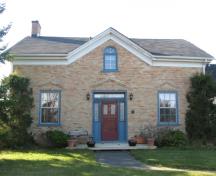 Contemporary view of the front façade of the Weatherhead House.; MCL 2009