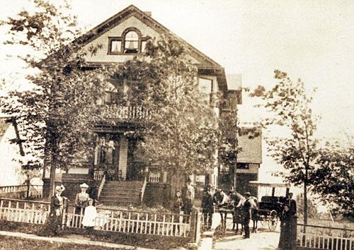 Rose Arbor - Vers 1900