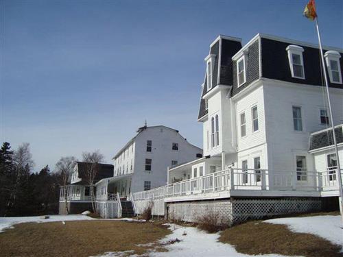 Marathon Inn, winter 2010 