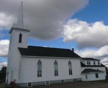 Image de l'église construite en 1871, vue du sud-ouest; Village of Hillsborough