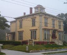 Side perspective, Guest House, Yarmouth, 2004; Heritage Division, Nova Scotia Department of Tourism, Culture and Heritage, 2004