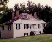 Rear view of Inverarden House, showing the eastern façade where its formal symmetry and classically derived detailing can be seen, 1994.; Parks Canada Agency/ Agence Parcs Canada, 1994.