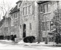 View of Stone Gables façade, 1988.; Parks Canada Agency / Agence Parcs Canada, 1988.
