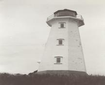 Side view of the Light Tower, showing the massing, which consists of an octagonal tower, gallery and lantern.; Department of Transport / Ministère des Transports.