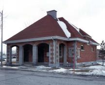 General view of the Museum, Former Guard House, Building 26, 1989.; Department of National Defence / Ministère de la Défense nationale, CFB / BFC St-Jean, 1989.