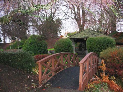 Peace Arch Gazebo, bridge