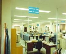 View of the interior of Building 86, Base Headquarters, CFB Winnipeg-North, 1996.; Department of National Defence / Ministère de la Défense nationale, 1996.