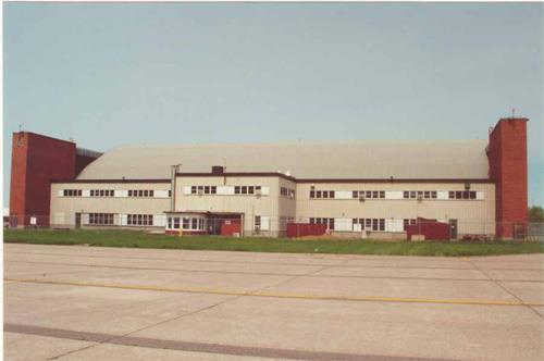 Vue de l'élévation sud du Hangar 14