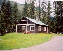 Yoho Ranch-Cabine, élévations sud et ouest.; (E.Mills, June 2000.)
