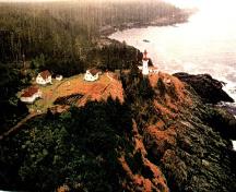 Photo aérienne du phare, 1994.; Canadian Coast Guard / Garde côtière canadienne, 1994.