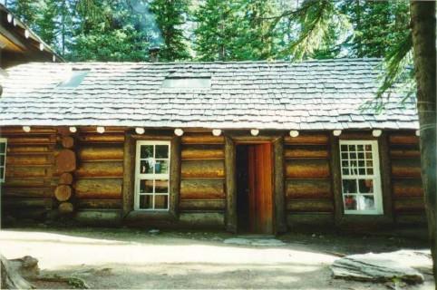 Cabane en bois rond d'origine