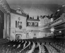 Le décor intérieur de l'auditorium, typiques des cinémas d'atmosphère; Parks Canada
