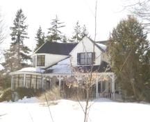 View of the front façade of the residence.; Jim Balcomb