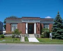 Front view of the former Carnegie Library on Ormond Street; Callie Hemsworth, 2008