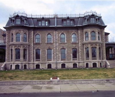 façade view - Second Empire style