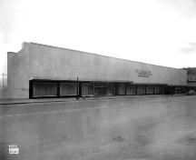 Exterior view of the T. Eaton and Company Store; New Westminster Public Library, #1515